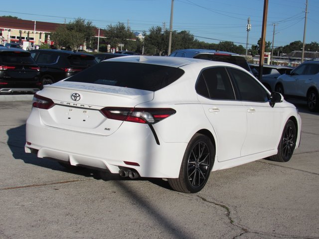 Used 2024 Toyota Camry SE image 4