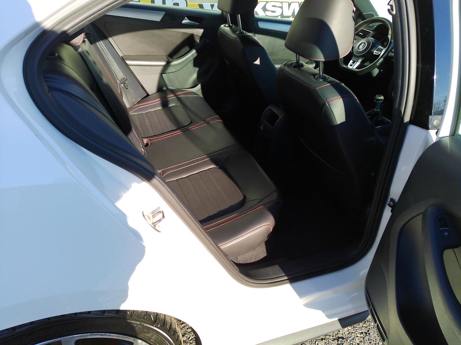 Used 2013 Volkswagen Jetta GLI image 39