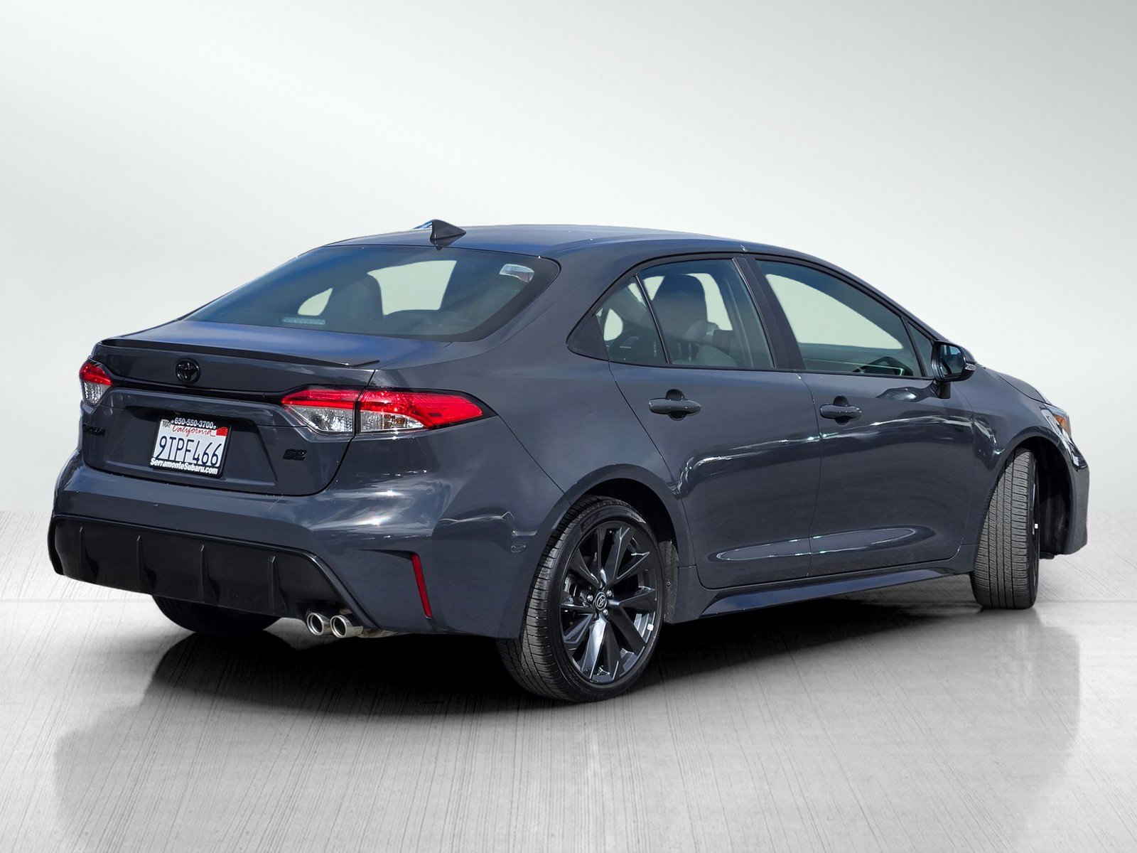 Used 2025 Toyota Corolla SE FWD image 4