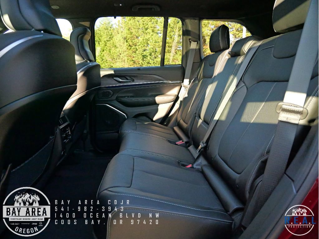 New 2025 Jeep Grand Cherokee Overland w/ Luxury Tech Group IV image 23