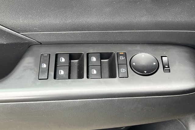 Used 2025 Hyundai Kona SEL FWD image 14