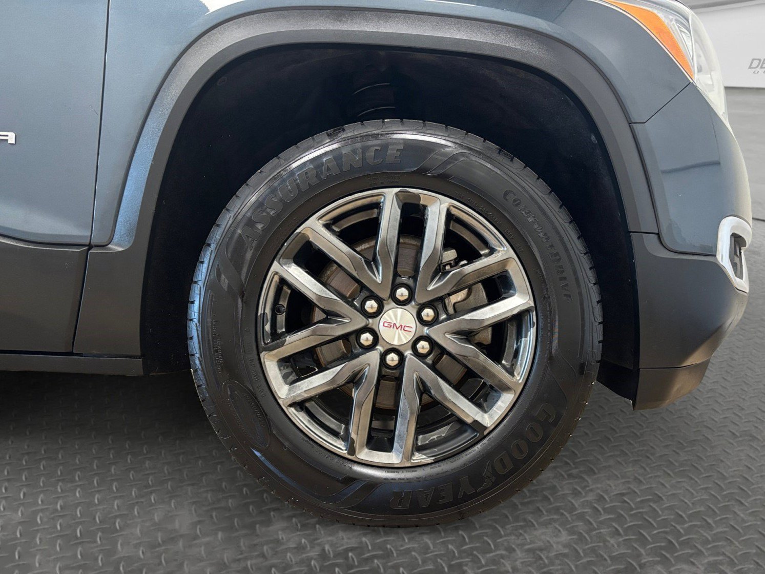 Used 2019 GMC Acadia SLT FWD image 32