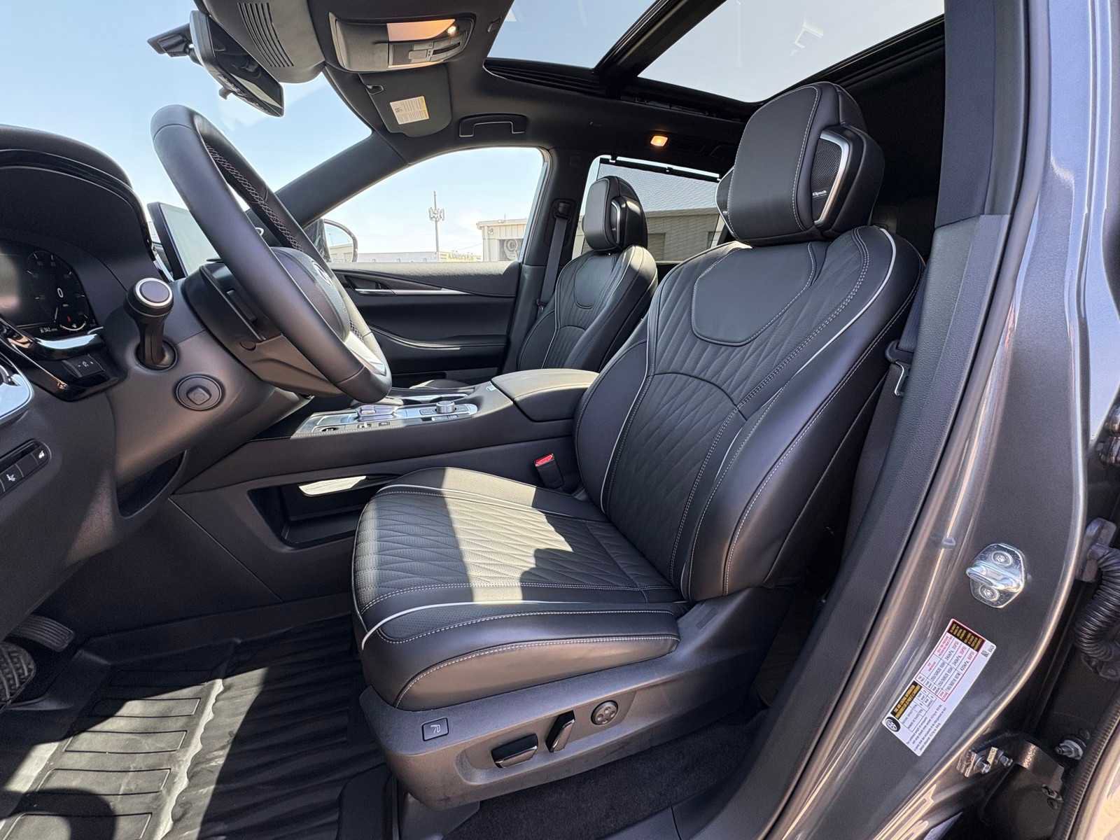 Certified 2026 INFINITI QX60 Autograph w/ Dark Cargo Package image 15