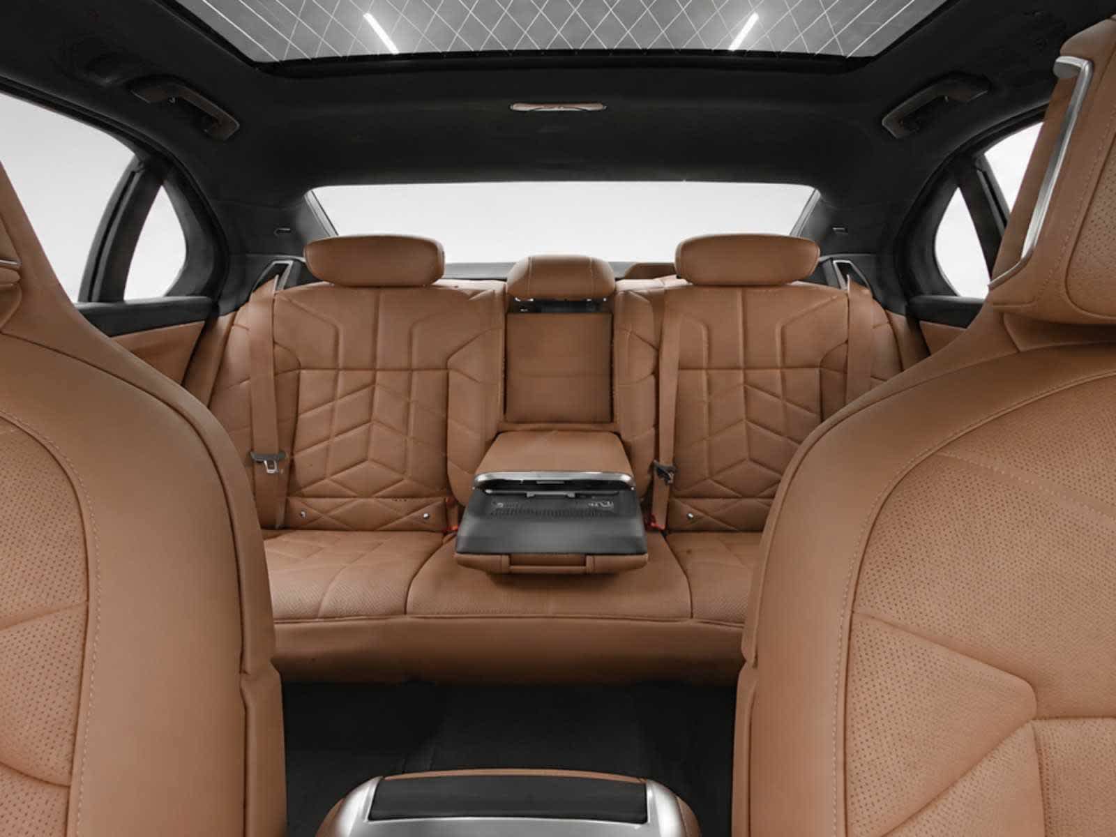 New 2026 BMW 750e xDrive AWD/4WD image 17
