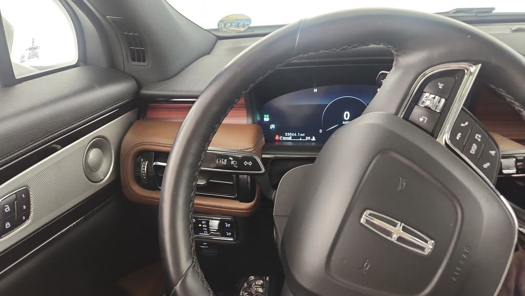 Used 2023 Lincoln Nautilus Reserve w/ Equipment Group 202A image 19