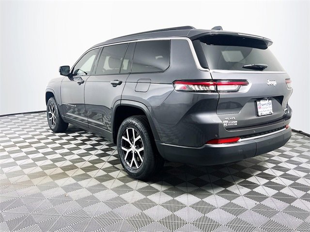 Used 2024 Jeep Grand Cherokee L Limited image 3