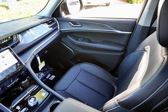 New 2023 Jeep Grand Cherokee Limited 4xe image 27