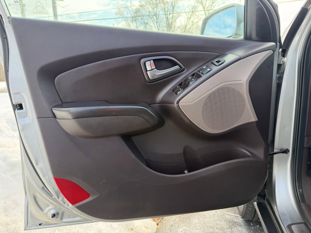 Used 2014 Hyundai Tucson Limited w/ Technology Package 02 image 9