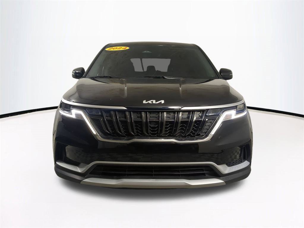 Used 2024 Kia Carnival LX image 3