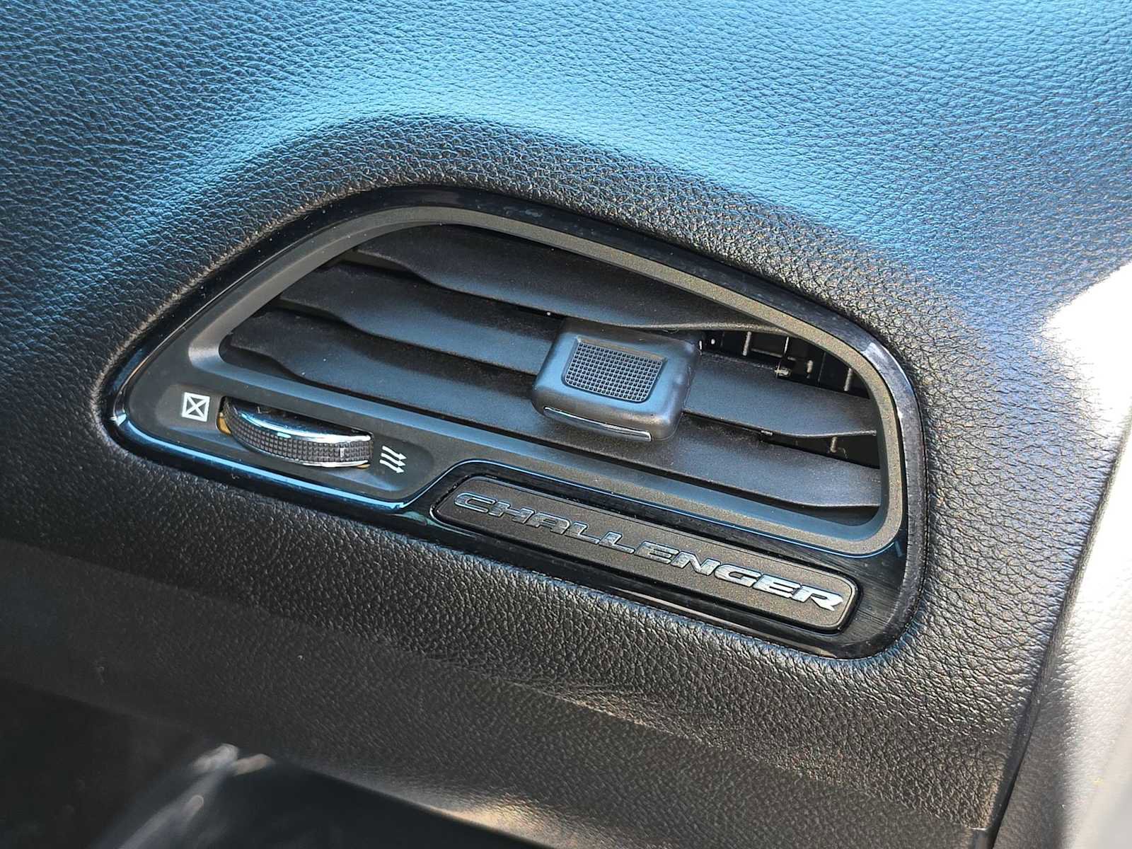 Used 2022 Dodge Challenger R/T RWD image 11