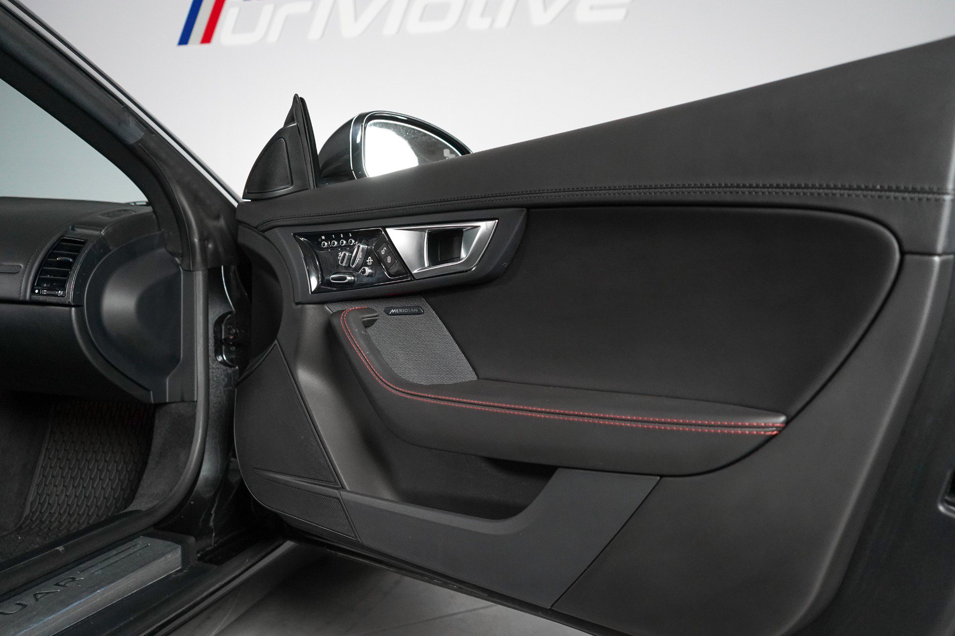 Used 2015 Jaguar F-TYPE S RWD image 44
