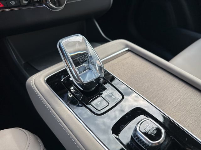 New 2026 Volvo XC90 B6 Plus w/ Protection Package Premier image 14