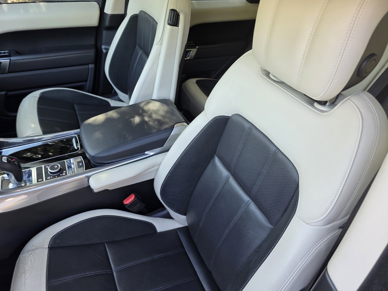 Used 2020 Land Rover Range Rover Sport HST AWD/4WD image 12