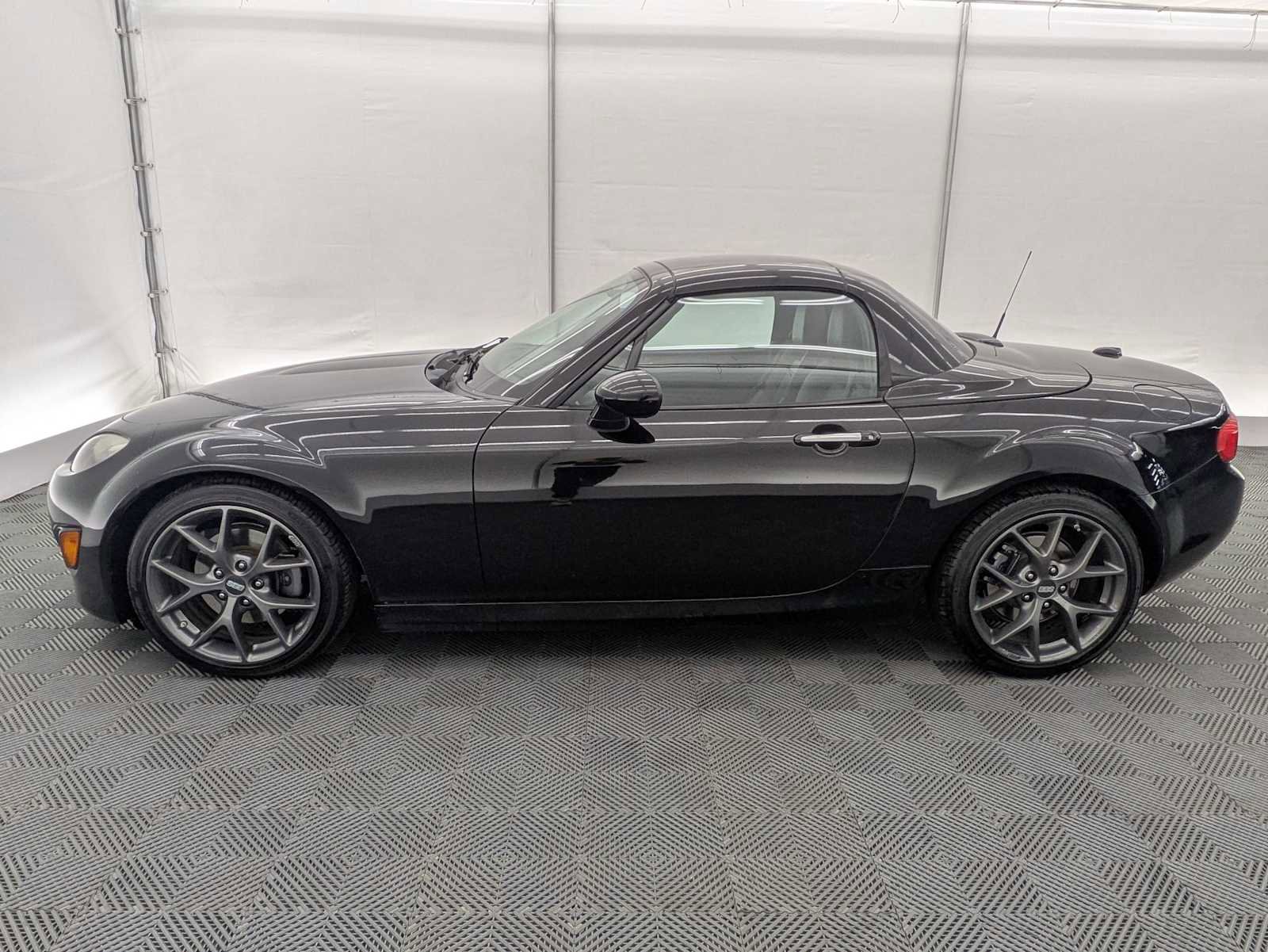 Used 2011 MAZDA MX-5 Miata Grand Touring w/ Premium Pkg image 3