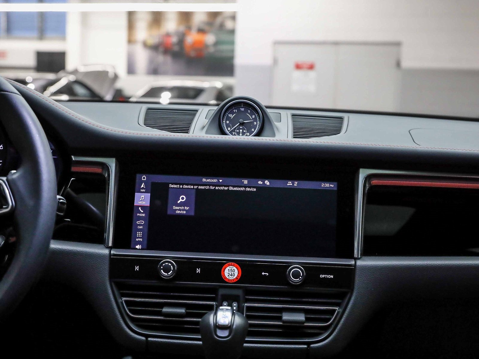 Used 2025 Porsche Macan image 19