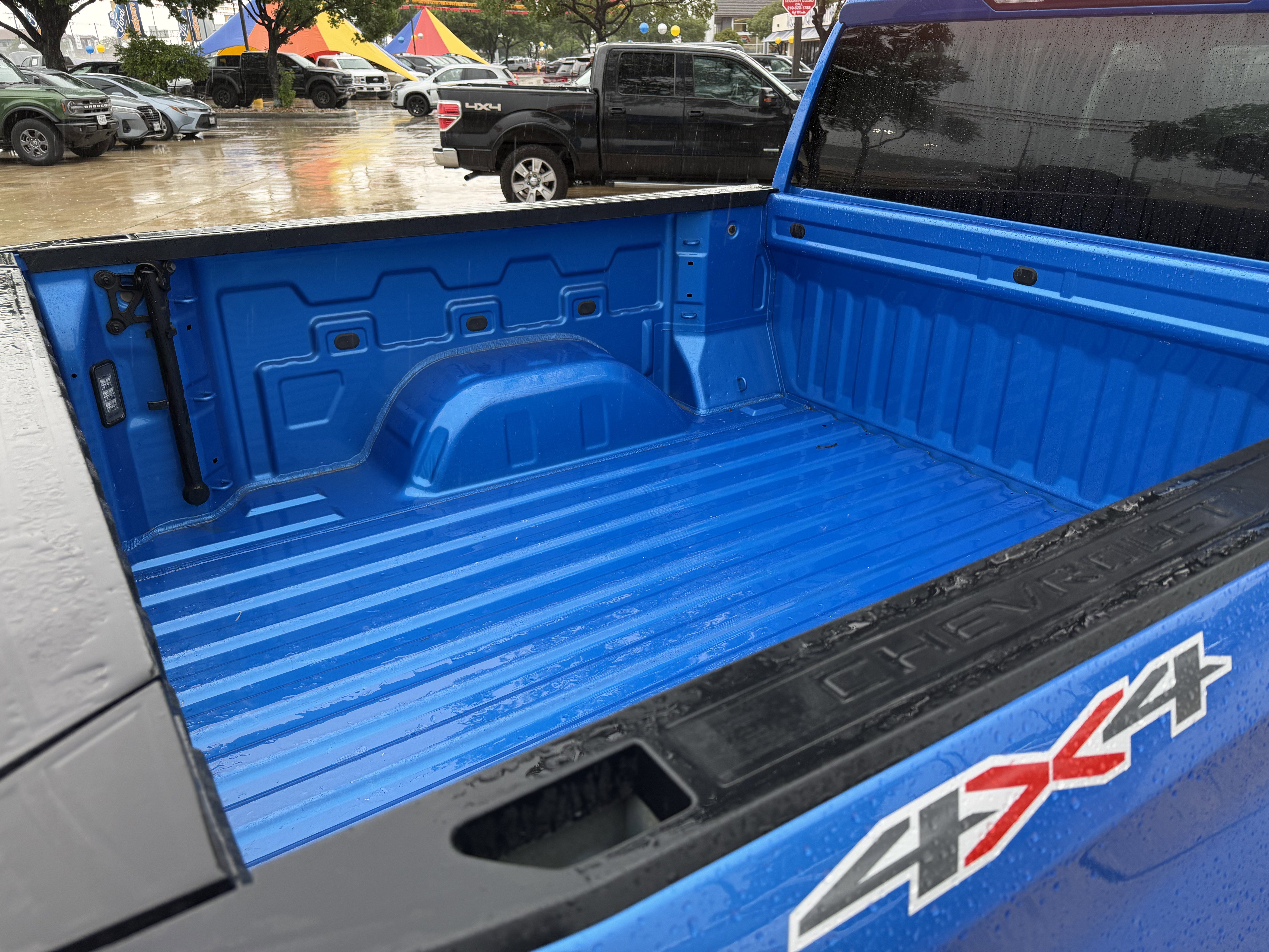 Used 2025 Chevrolet Silverado 1500 LT AWD/4WD image 10