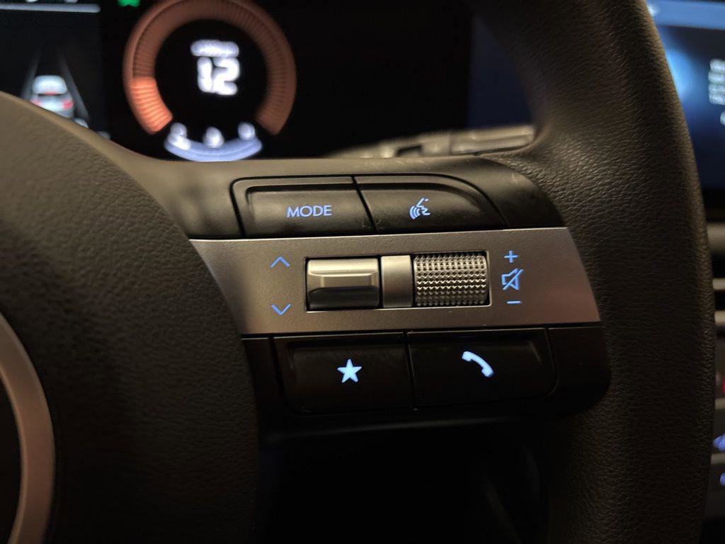 New 2025 Hyundai Tucson SE image 16