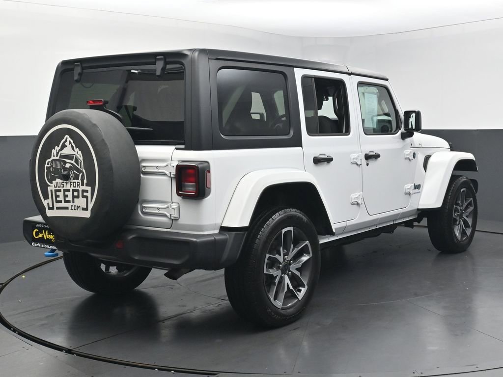 Used 2024 Jeep Wrangler Unlimited w/ Convenience Group AWD/4WD image 5