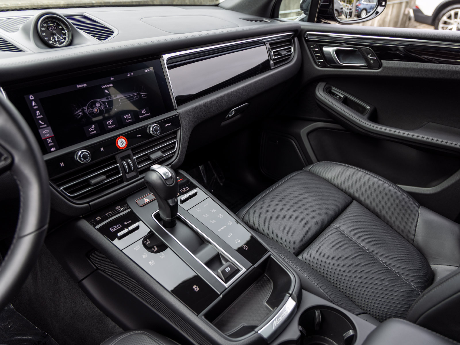 Used 2026 Porsche Macan AWD/4WD image 47