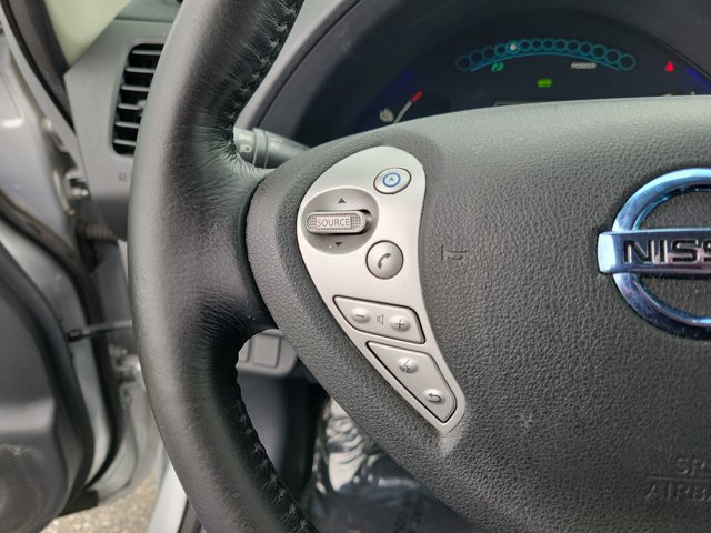 Used 2015 Nissan Leaf SL w/ Premium Package image 21