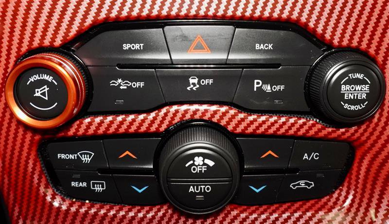 Used 2015 Dodge Challenger SXT Plus w/ Premium Sound Group image 20