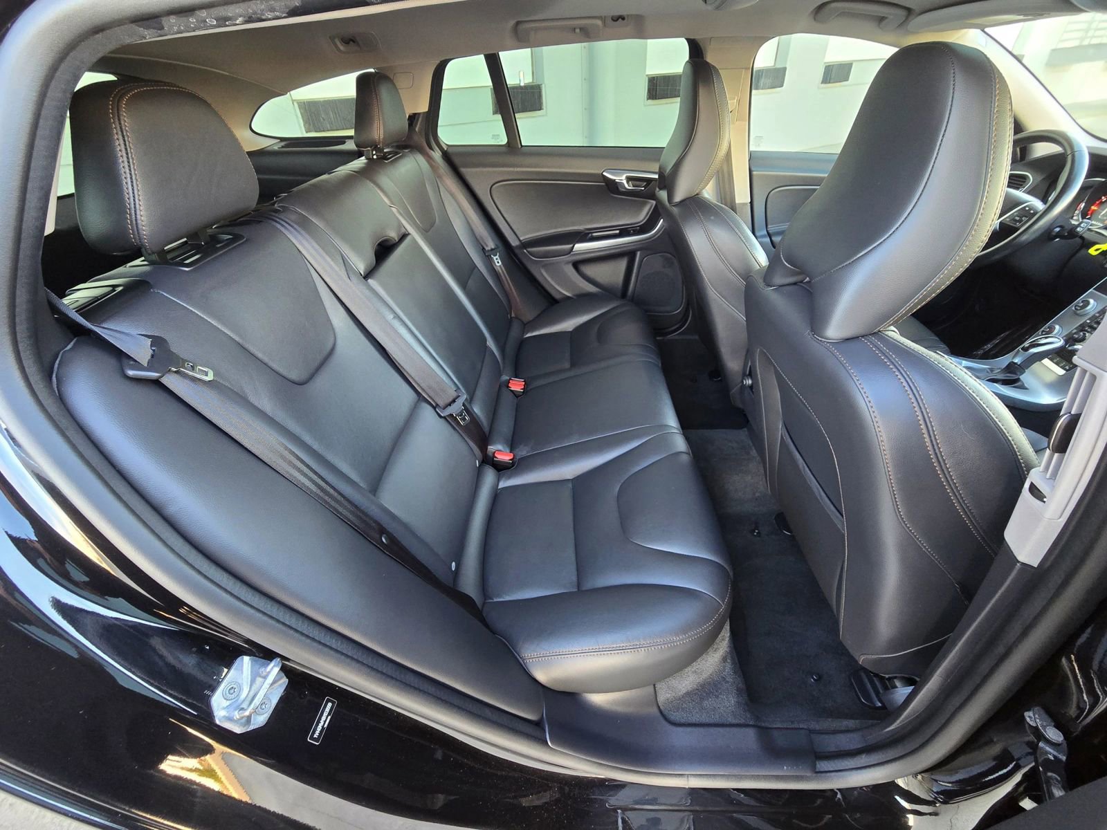 Used 2017 Volvo V60 T5 Cross Country Platinum w/ Climate Package image 18