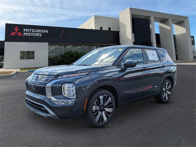 New 2025 Mitsubishi Outlander SE