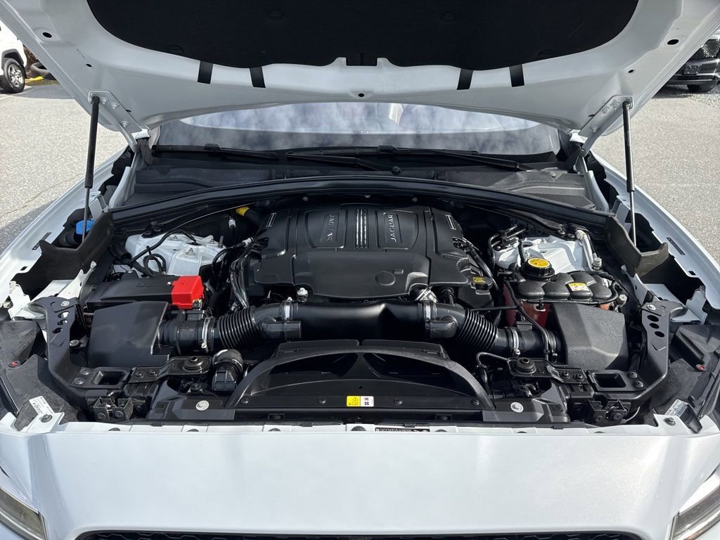 Used 2018 Jaguar F-PACE S image 37