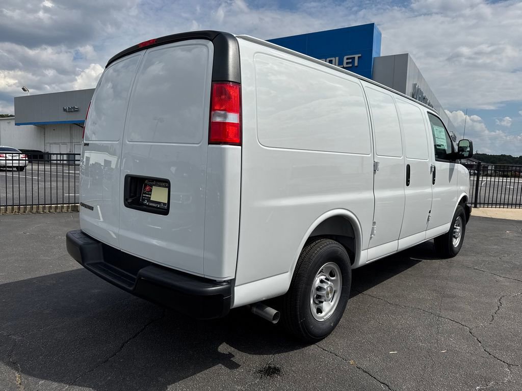 New 2025 Chevrolet Express 3500 w/ Driver Convenience Package RWD image 6