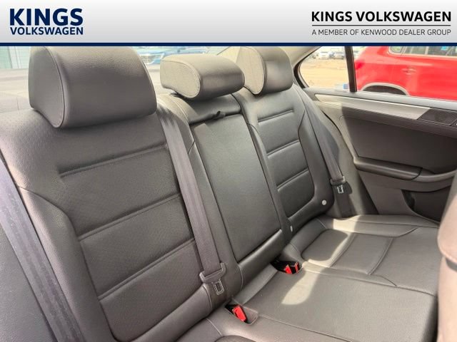 Used 2015 Volkswagen Jetta SE FWD image 17