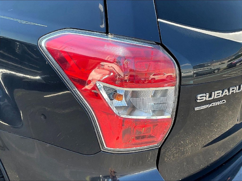 Used 2014 Subaru Forester 2.5i Premium w/ All-Weather Package AWD/4WD image 21