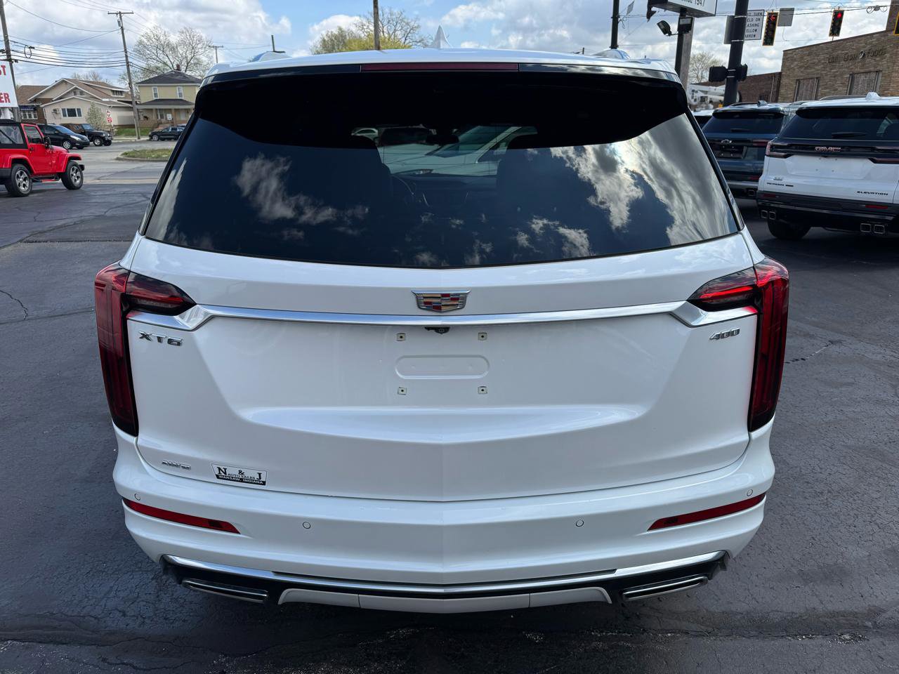 Used 2025 Cadillac XT6 Premium Luxury image 7