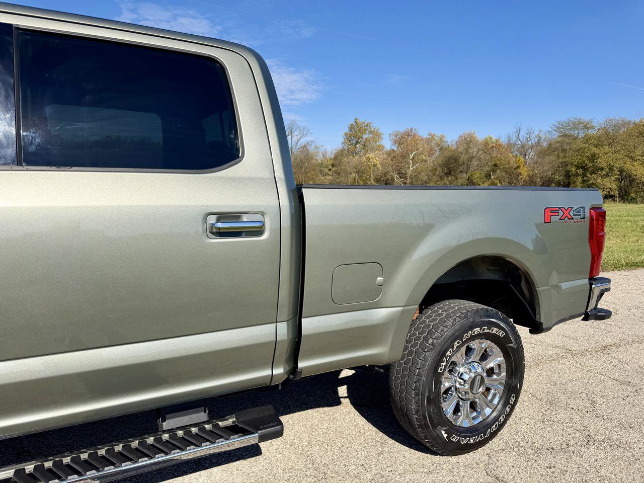 Used 2019 Ford F250 Lariat w/ Lariat Ultimate Package AWD/4WD image 17