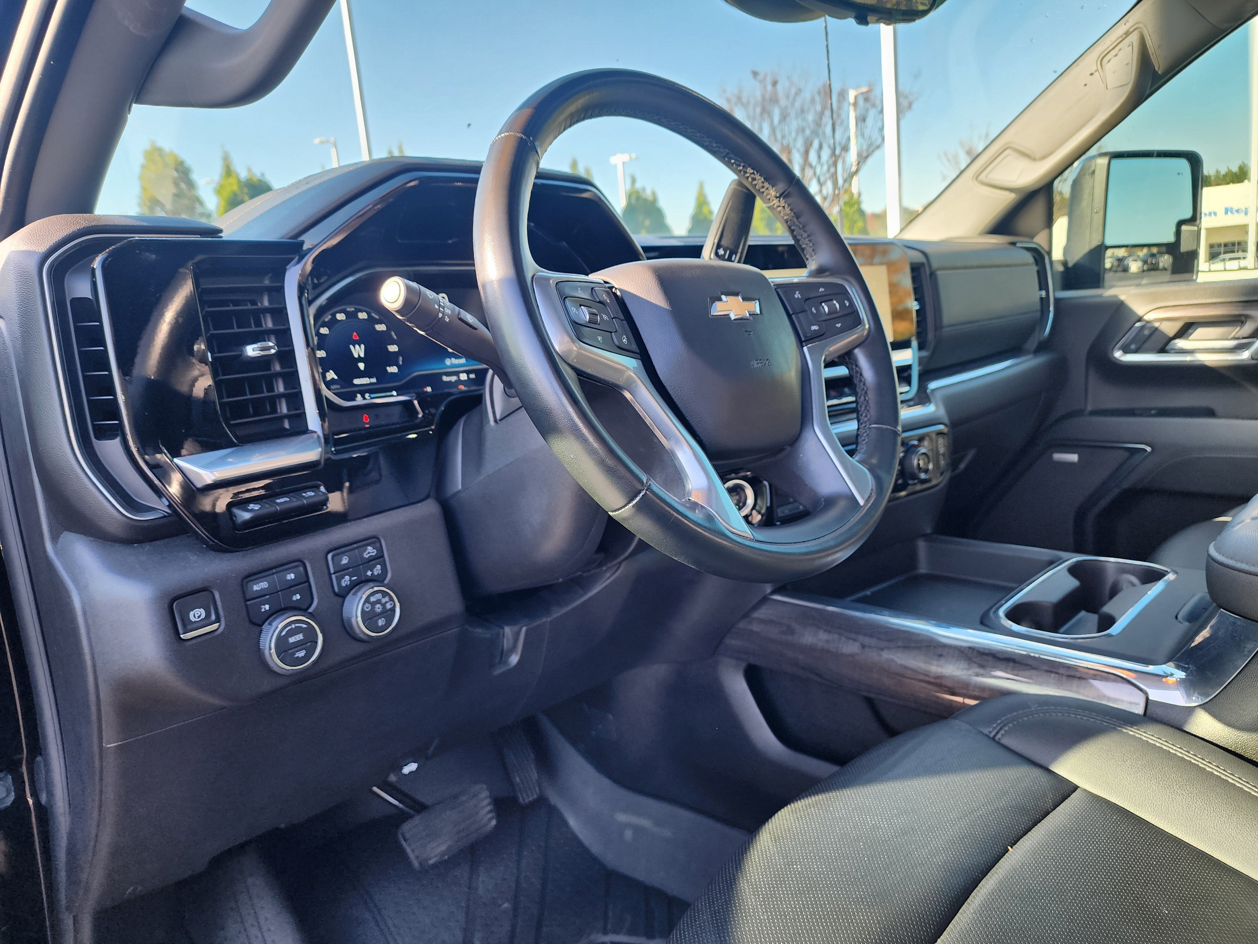 Used 2024 Chevrolet Silverado 2500 LTZ w/ LTZ Premium Package image 22