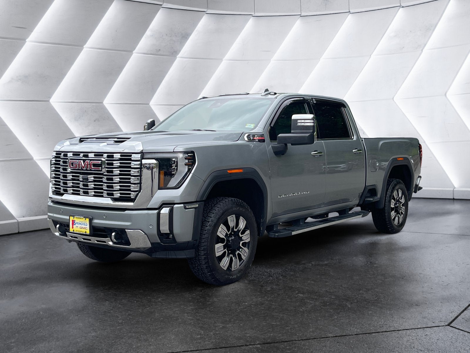 Used 2025 GMC Sierra 3500 Denali w/ Technology Package AWD/4WD image 2