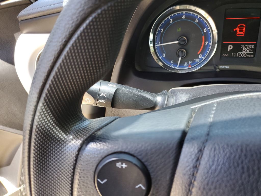 Used 2019 Toyota Corolla LE FWD image 22