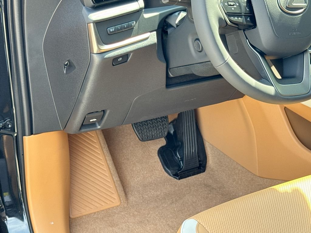 New 2026 Lexus RZ 350e 2WD image 17