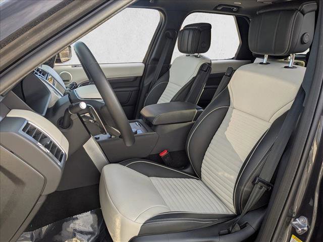 Used 2024 Land Rover Discovery Metropolitan Edition image 17