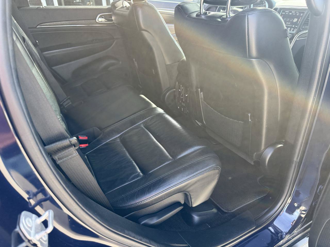 Used 2018 Jeep Grand Cherokee Limited AWD/4WD image 18