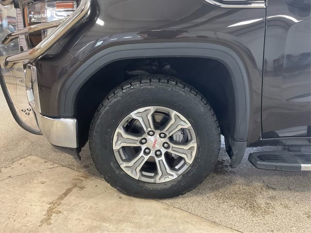 Used 2021 GMC Sierra 1500 SLT w/ X31 Off-Road Package image 12