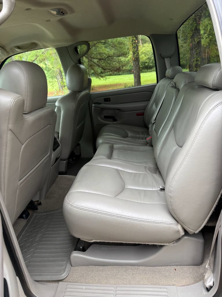 Used 2007 GMC Sierra 3500 SLT w/ Heavy-Duty Power Package AWD/4WD image 10