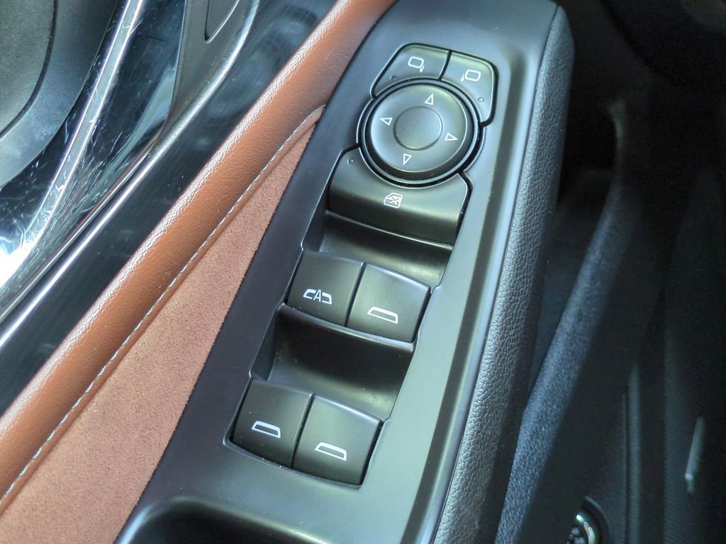 Used 2018 Chevrolet Traverse High Country AWD/4WD image 13