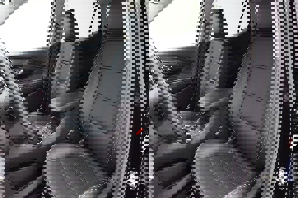 Used 2024 GMC Terrain SLT image 14