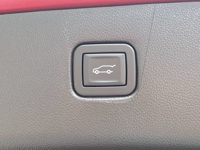 Used 2025 Chevrolet Blazer RS w/ Enhanced Convenience Package FWD image 13