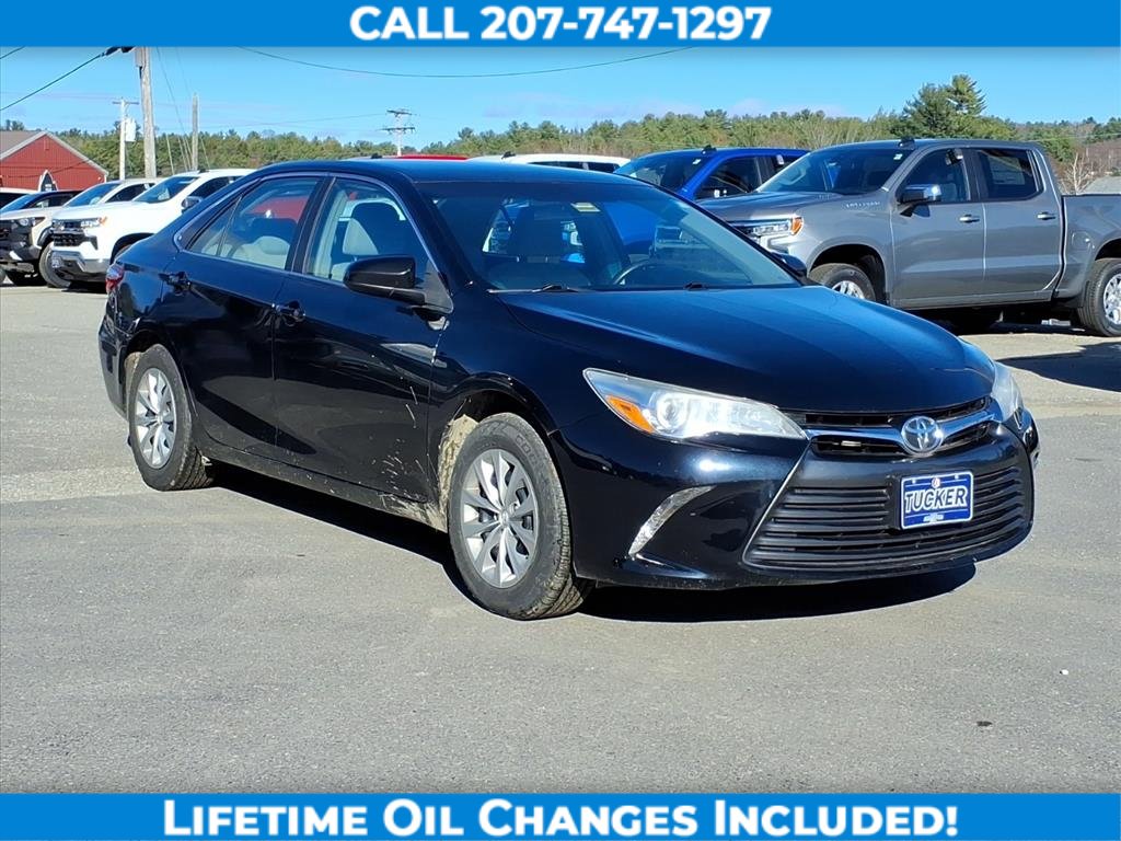 Used 2017 Toyota Camry LE image 3