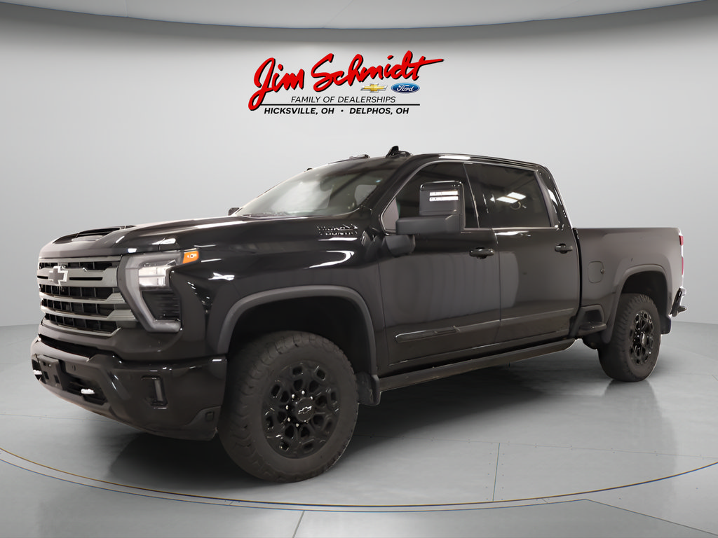 Used 2024 Chevrolet Silverado 2500 High Country w/ High Country Premium Package AWD/4WD image 2