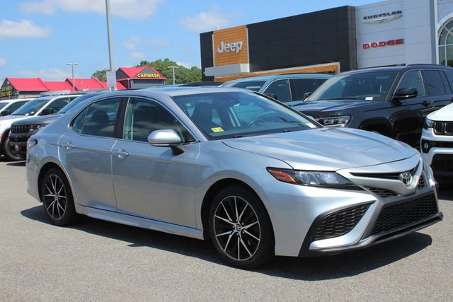 Used 2021 Toyota Camry SE AWD/4WD image 1