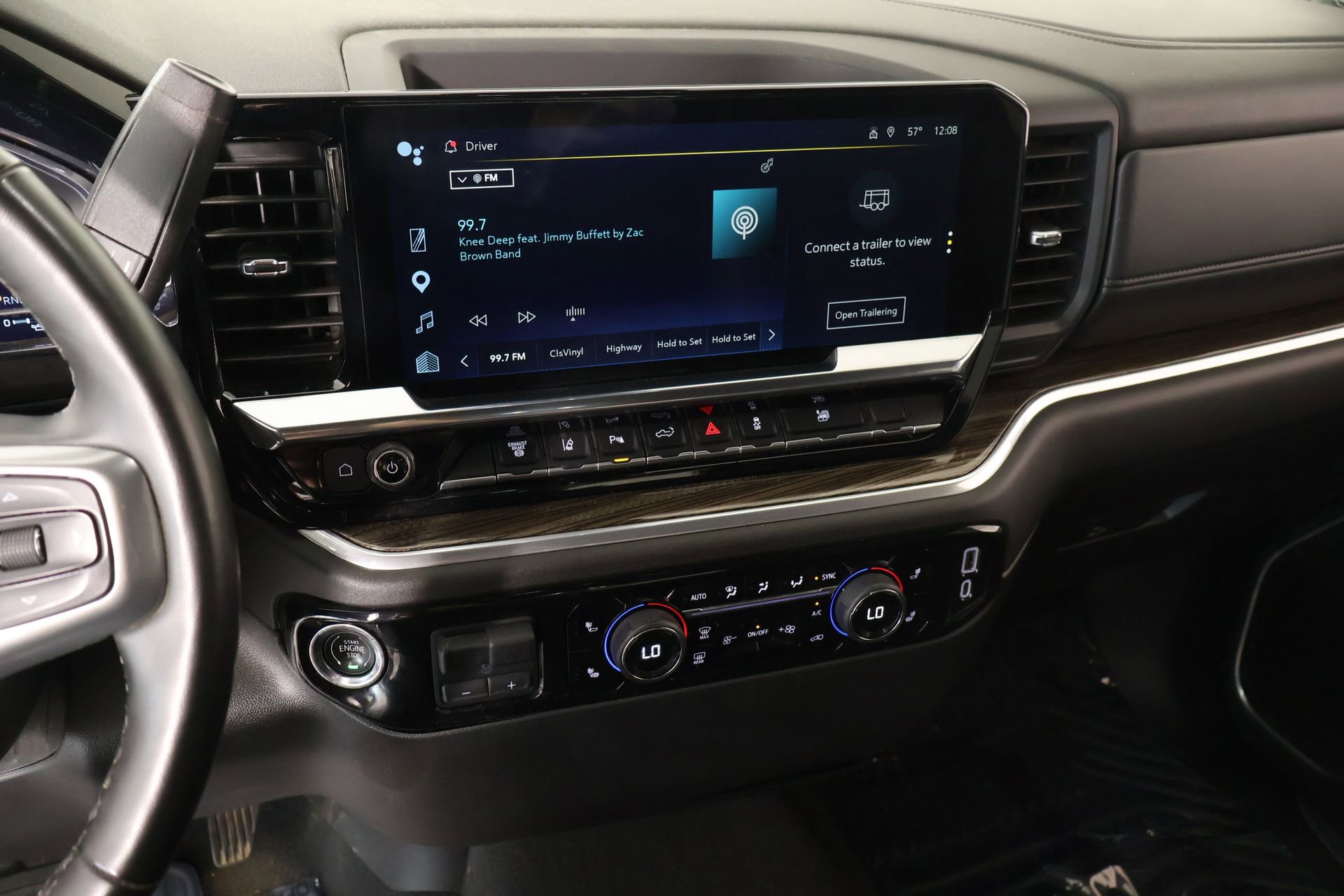 Used 2025 Chevrolet Silverado 3500 LT w/ Safety Package AWD/4WD image 5