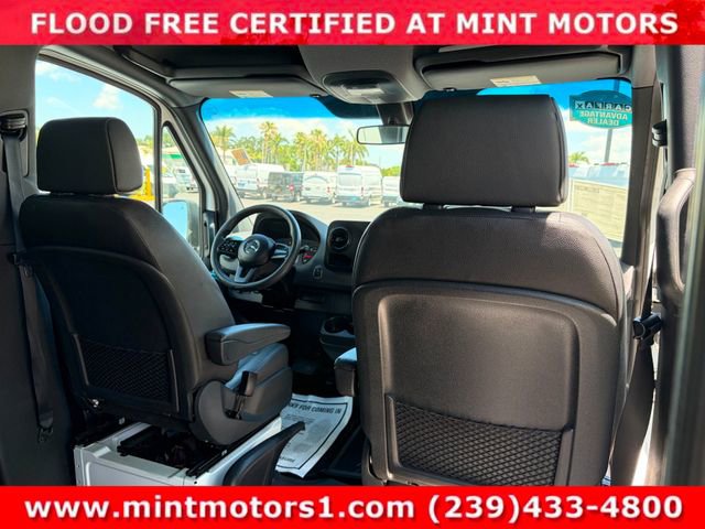 Used 2021 Mercedes-Benz Sprinter 2500 image 30
