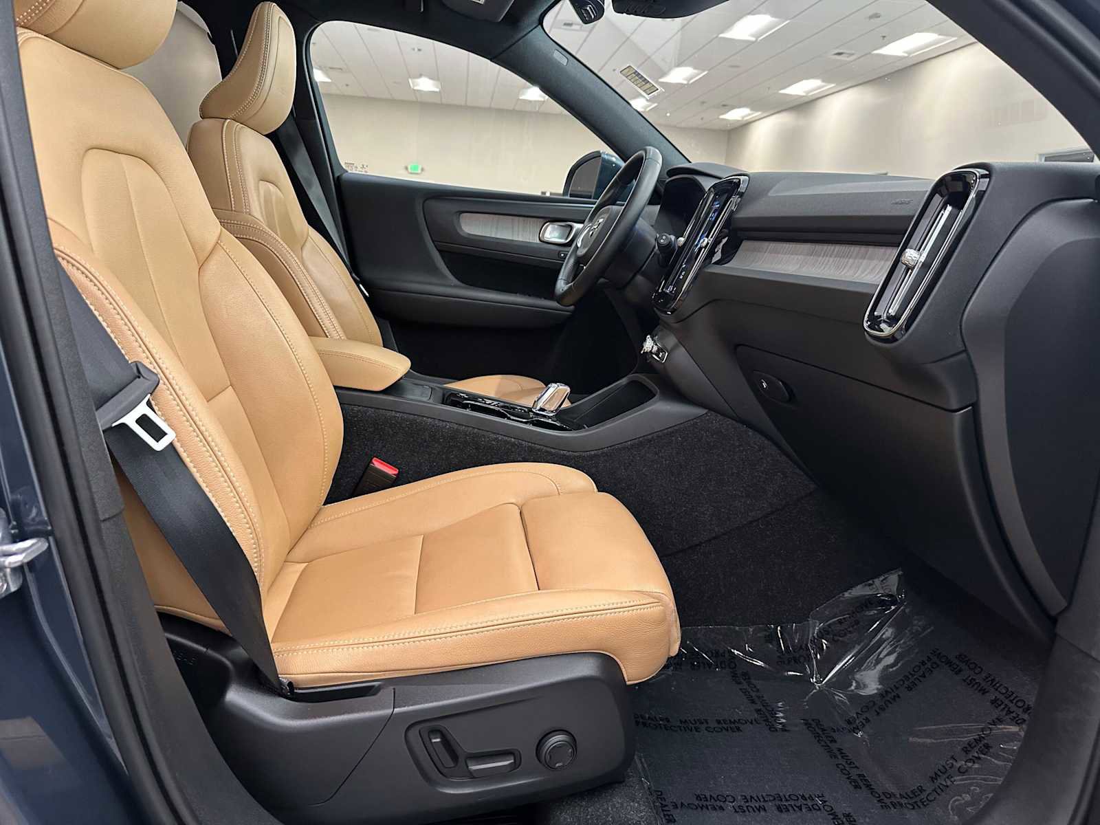 Used 2020 Volvo XC40 T5 Inscription w/ Protection Package Premier image 28